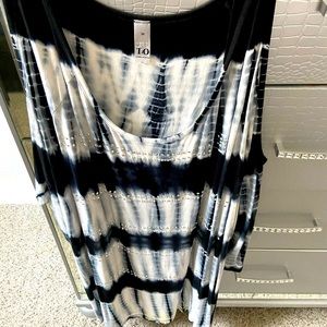 New without tags cold shoulder blouse 3/4 sleeved